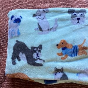 EUC The Big One fleece dog blanket